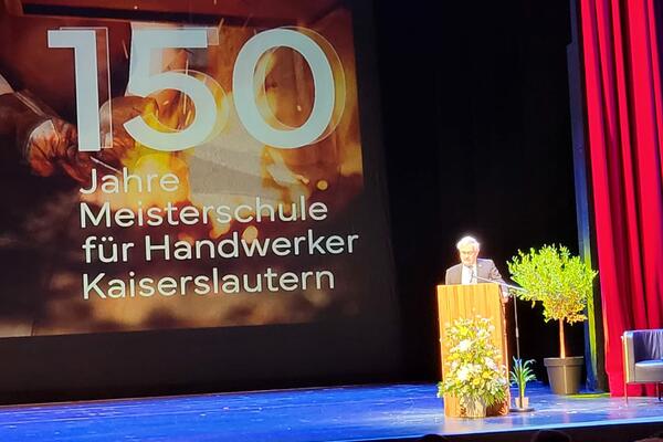 Bezirkstagsvorsitzender Theo Wieder